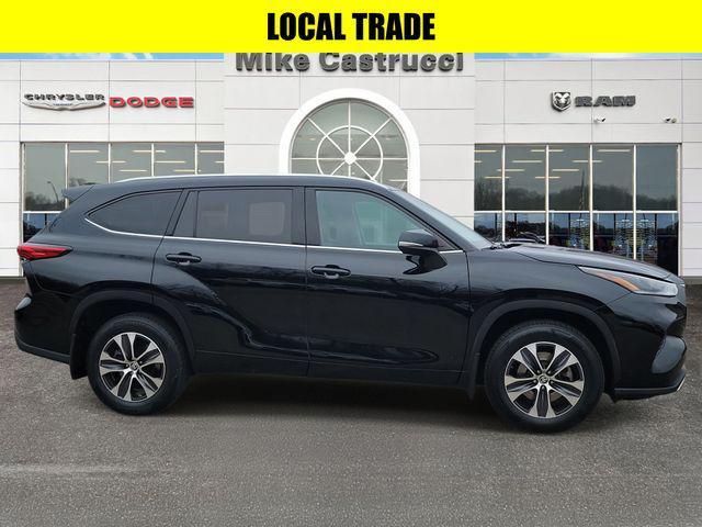 used 2021 Toyota Highlander car, priced at $29,173