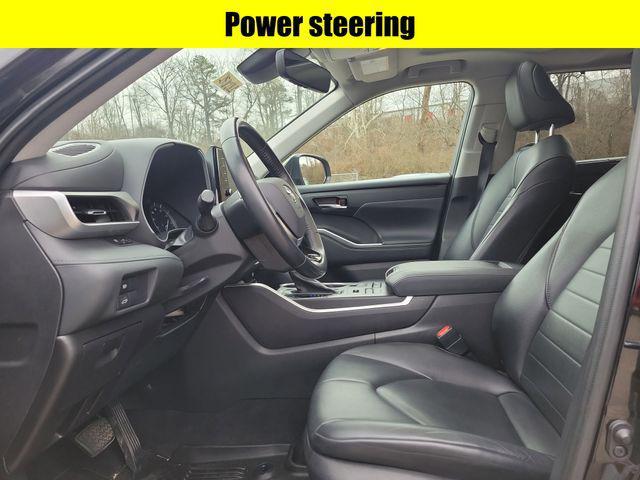 used 2021 Toyota Highlander car, priced at $29,173