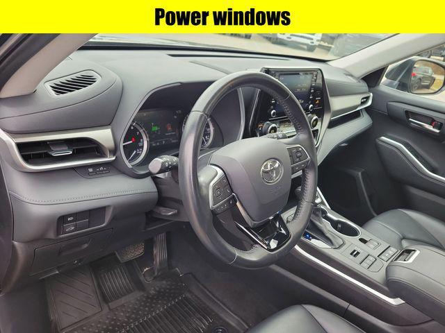 used 2021 Toyota Highlander car, priced at $29,173