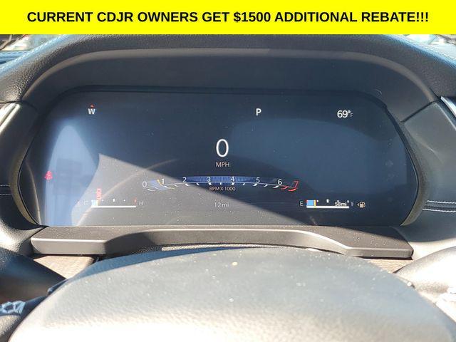 new 2025 Jeep Grand Cherokee car, priced at $45,995