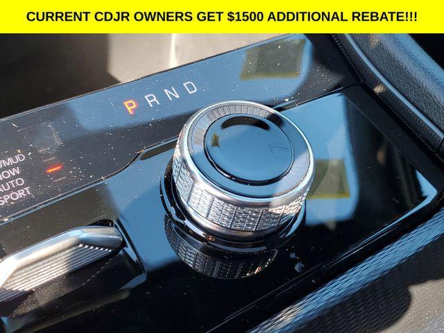 new 2025 Jeep Grand Cherokee car, priced at $45,995