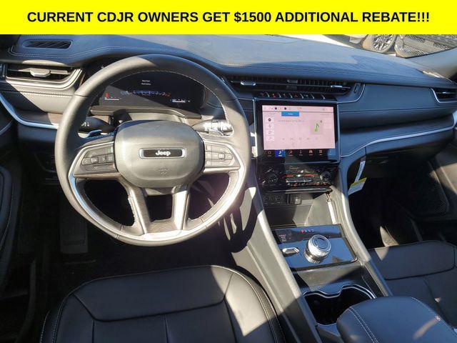 new 2025 Jeep Grand Cherokee car, priced at $45,995