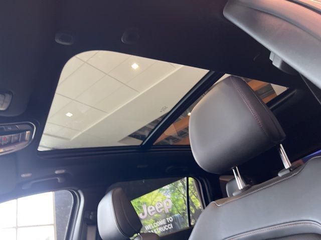 new 2026 Jeep Cherokee car, priced at $38,995