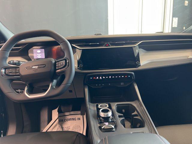 new 2026 Jeep Cherokee car, priced at $38,995