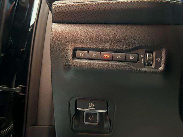 new 2026 Jeep Cherokee car, priced at $38,995