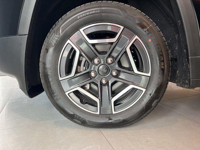 new 2026 Jeep Cherokee car, priced at $38,995