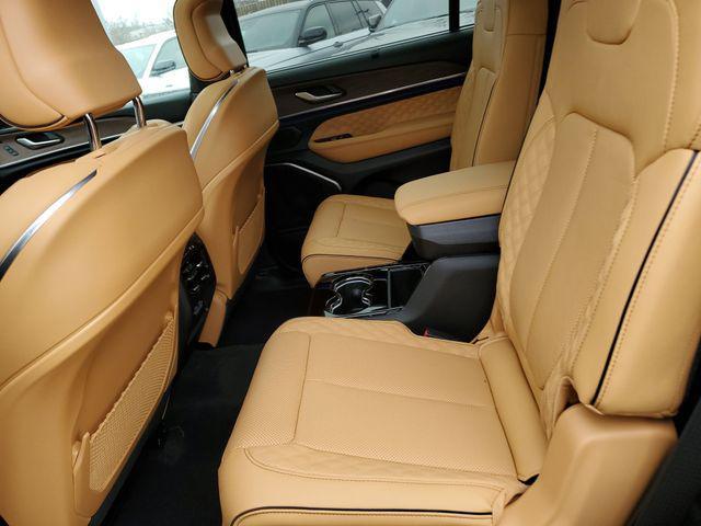 new 2025 Jeep Grand Cherokee L car, priced at $59,995