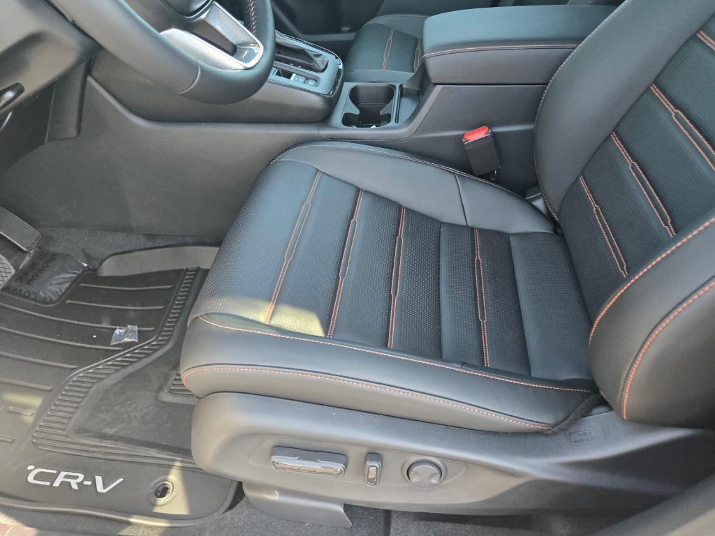 new 2026 Honda CR-V Hybrid car, priced at $43,370