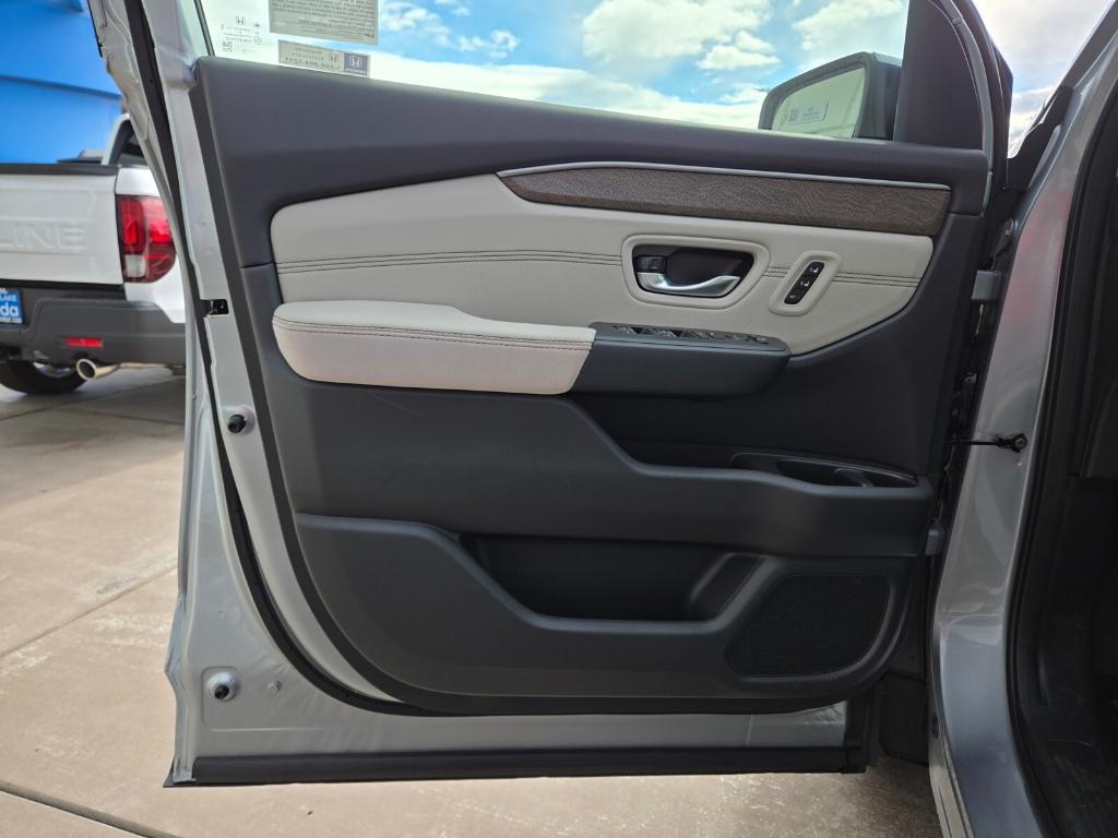 new 2026 Honda Pilot car, priced at $56,685