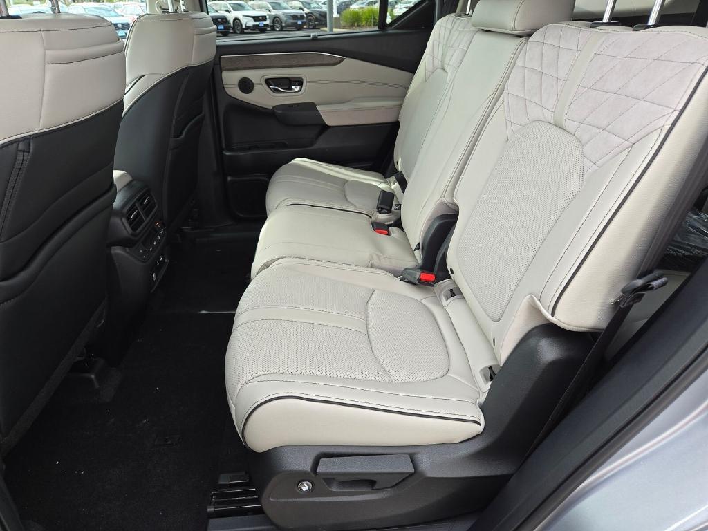 new 2026 Honda Pilot car, priced at $56,685