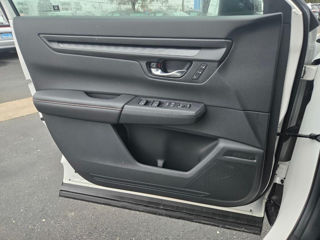 new 2026 Honda CR-V Hybrid car, priced at $43,825