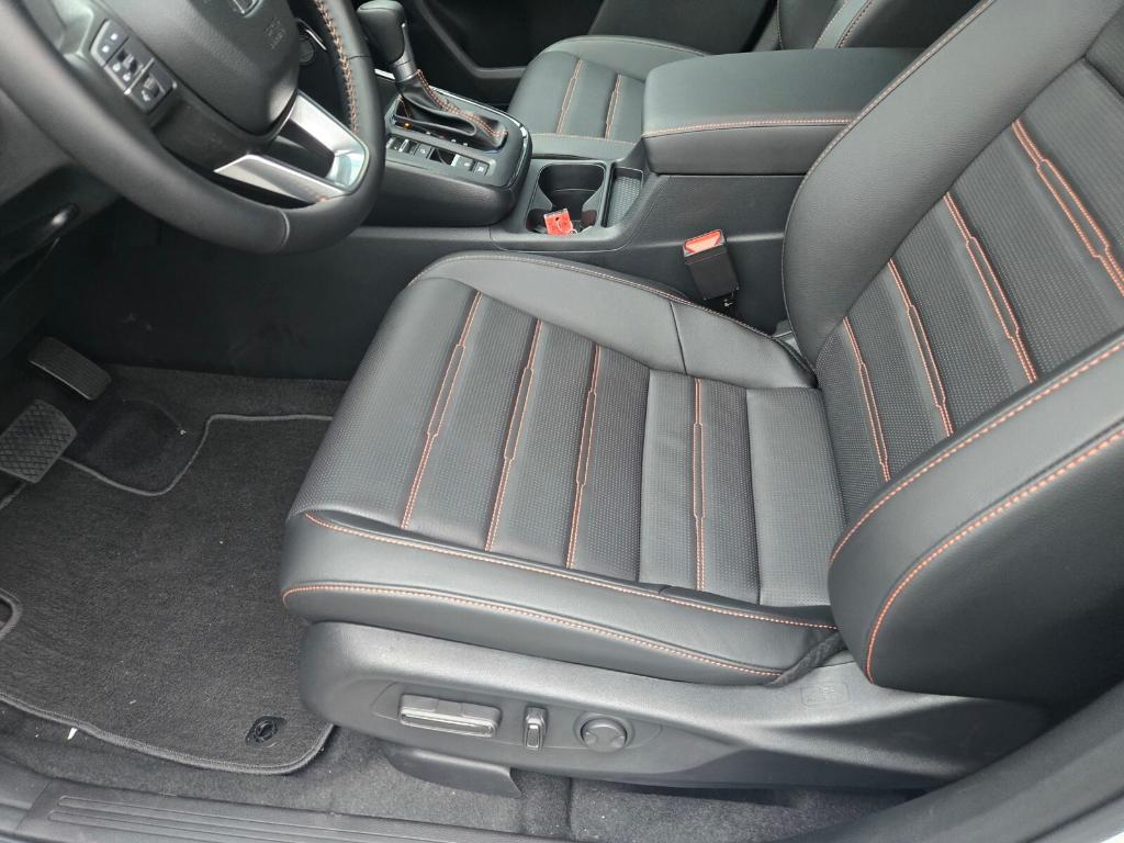 new 2026 Honda CR-V Hybrid car, priced at $43,825