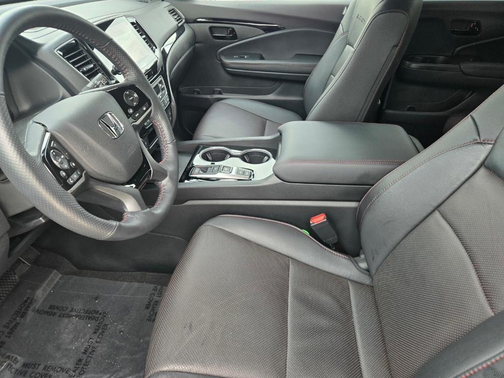 used 2025 Honda Passport car, priced at $43,982