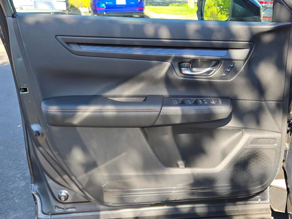 new 2026 Honda CR-V Hybrid car, priced at $43,370