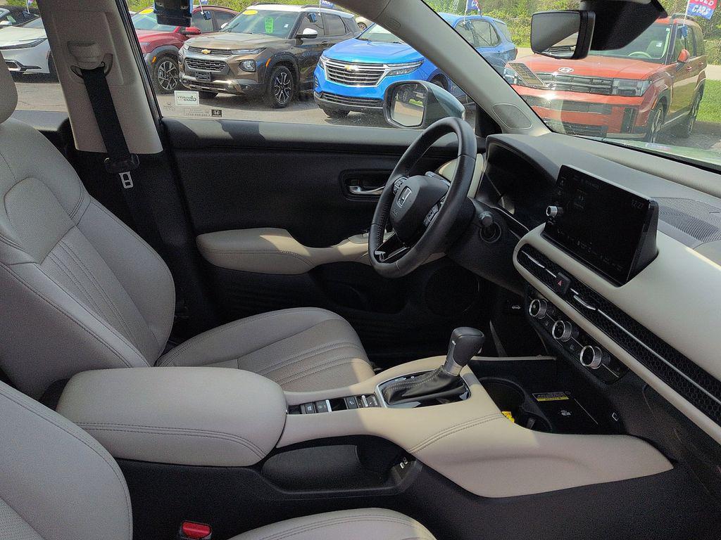 used 2025 Honda HR-V car, priced at $28,998