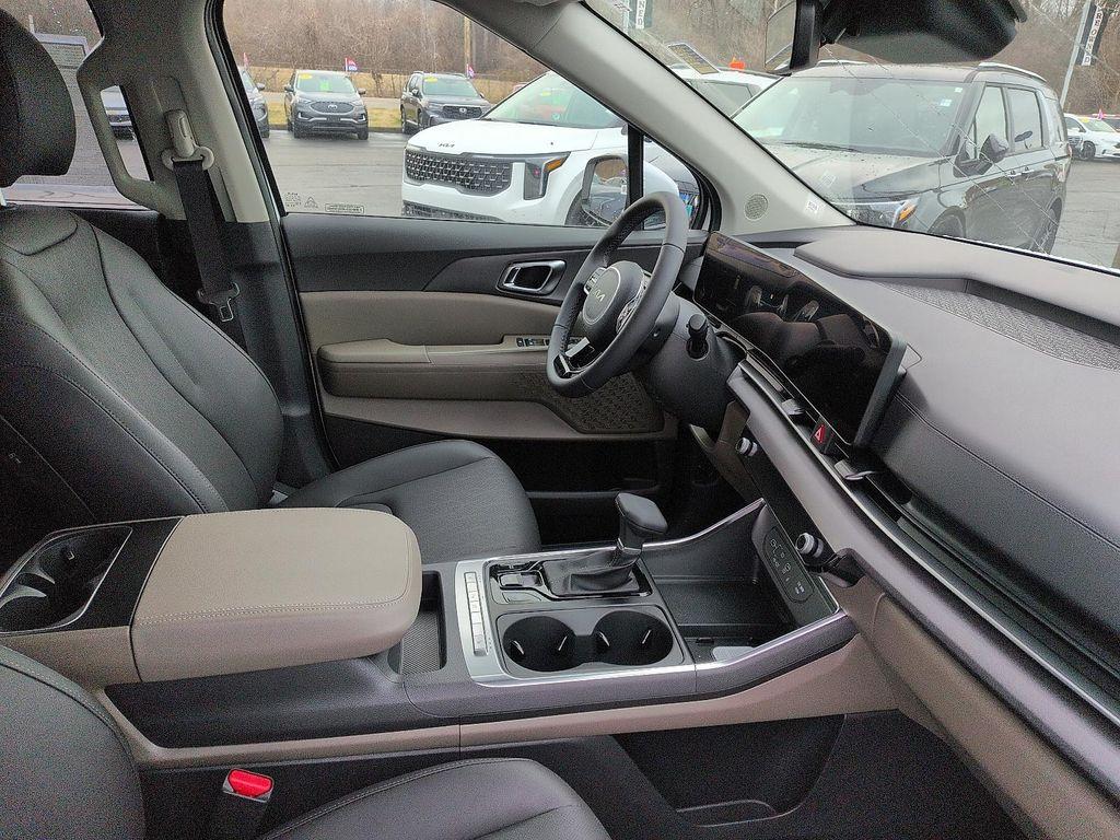 new 2026 Kia Carnival car, priced at $43,055