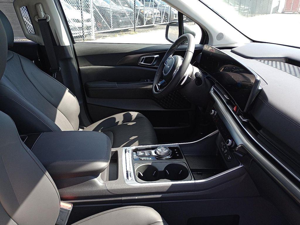 new 2026 Kia Carnival Hybrid car, priced at $49,815