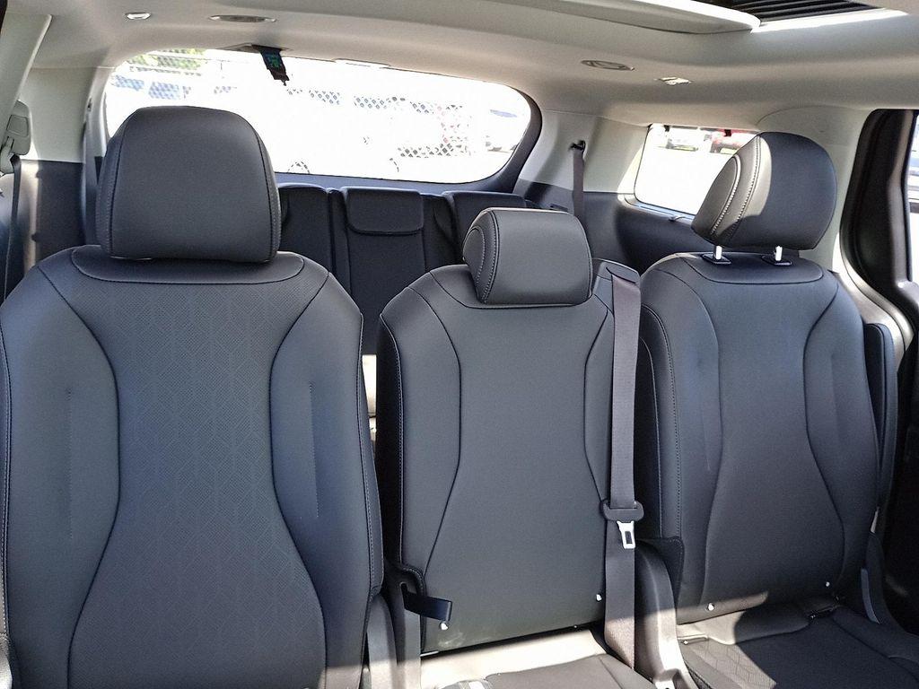 new 2026 Kia Carnival Hybrid car, priced at $49,815