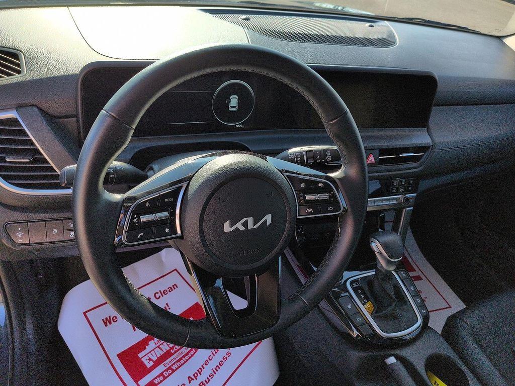 used 2025 Kia Seltos car, priced at $26,994