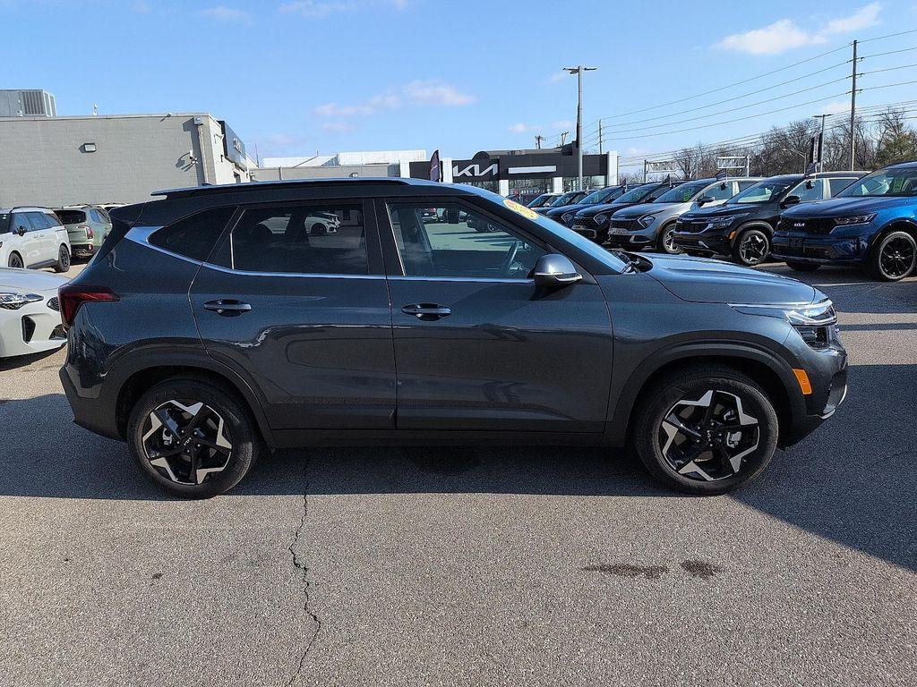 used 2025 Kia Seltos car, priced at $26,994