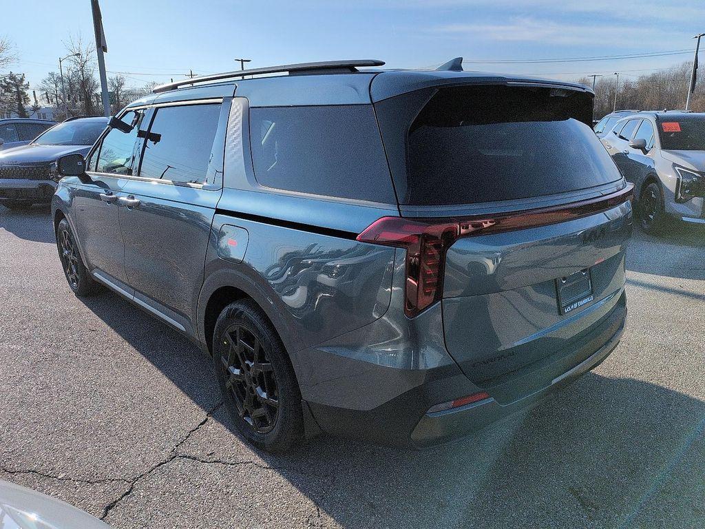 new 2026 Kia Carnival Hybrid car, priced at $54,025