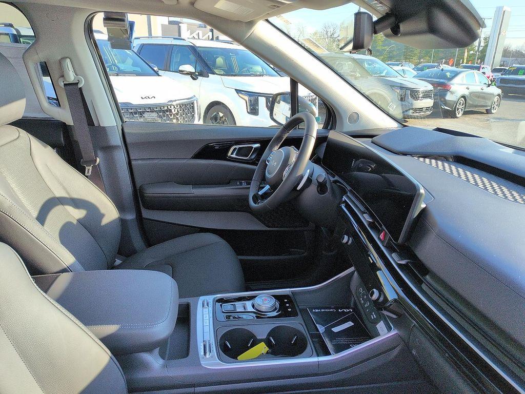 new 2026 Kia Carnival Hybrid car, priced at $54,025