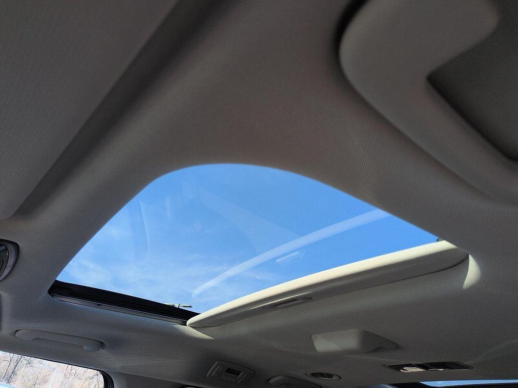 new 2026 Kia Carnival Hybrid car, priced at $54,025