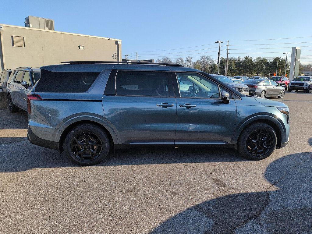 new 2026 Kia Carnival Hybrid car, priced at $54,025