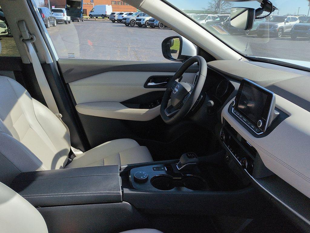 used 2025 Nissan Rogue car, priced at $27,995