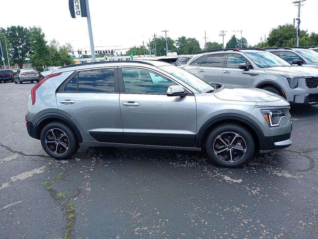 new 2025 Kia Niro car, priced at $27,999