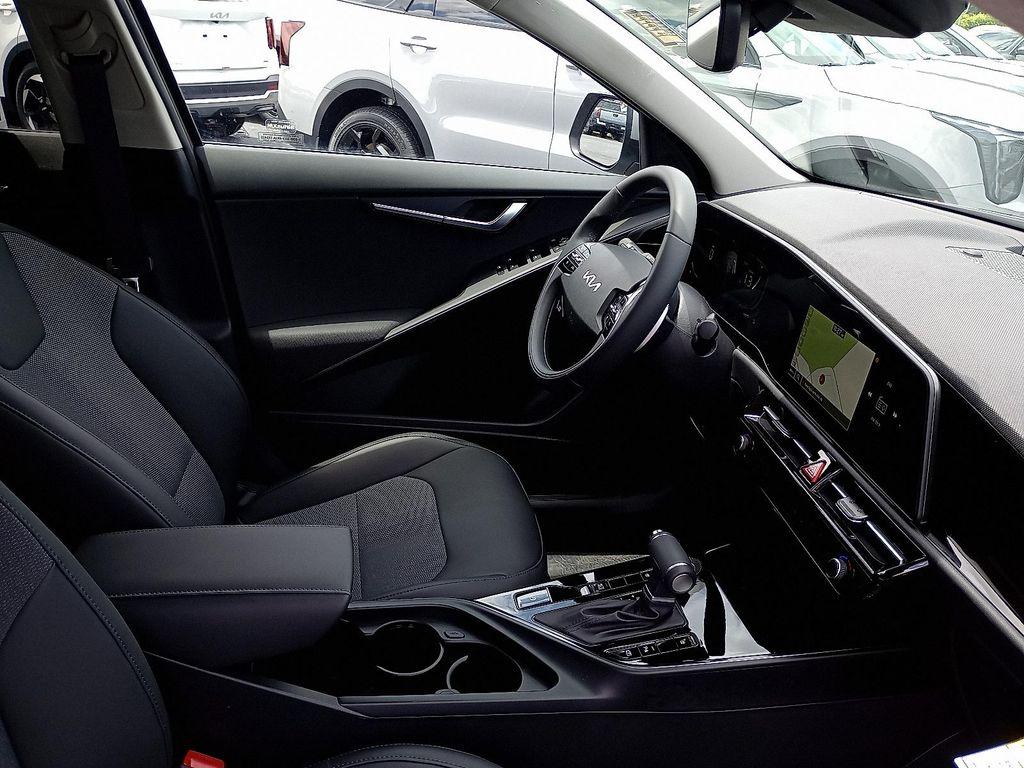 new 2025 Kia Niro car, priced at $27,999