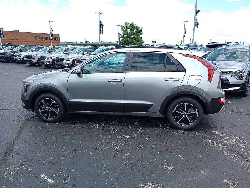 new 2025 Kia Niro car, priced at $27,999