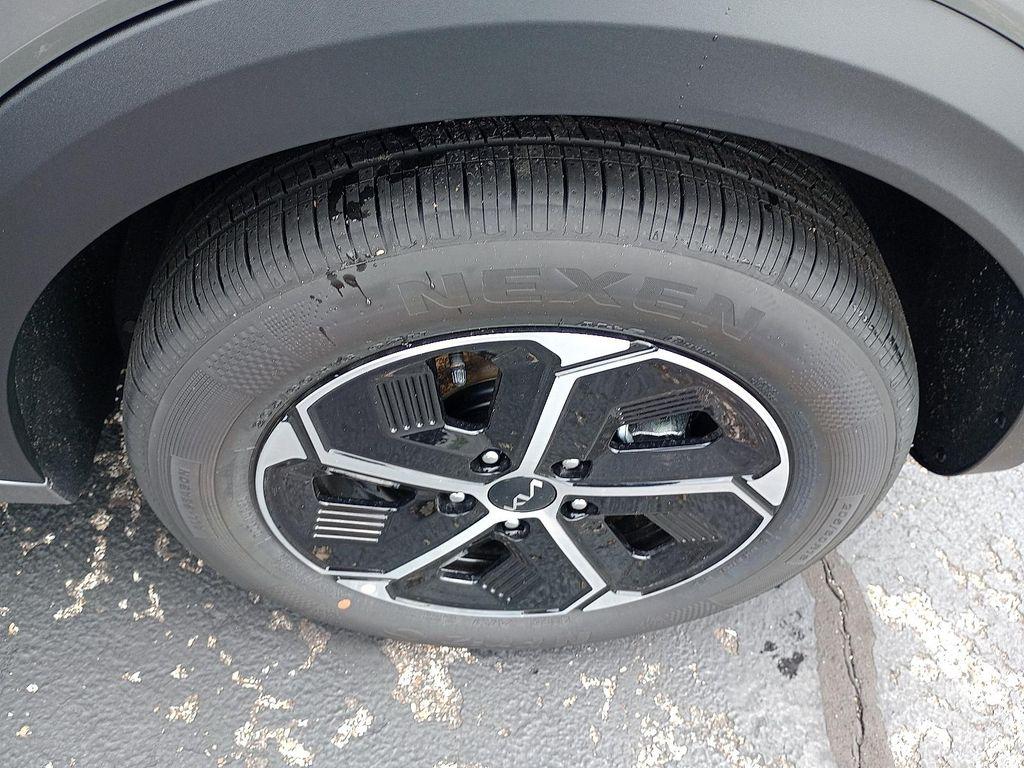 new 2025 Kia Niro car, priced at $27,999