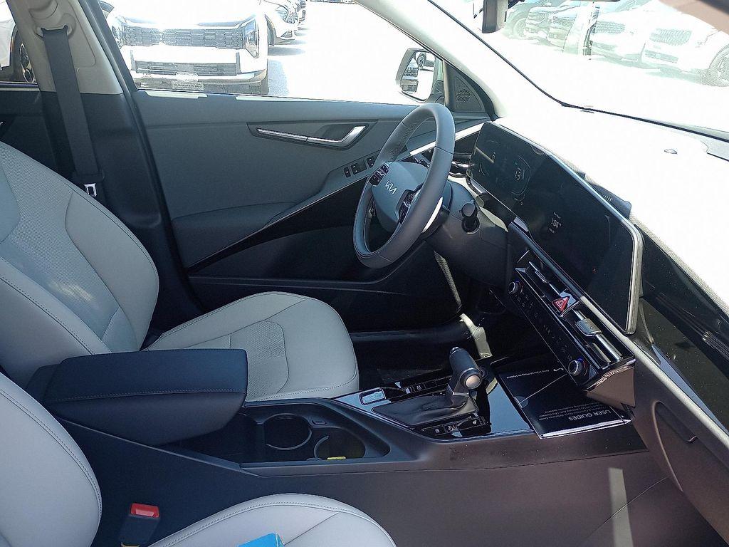 new 2025 Kia Niro car, priced at $27,999