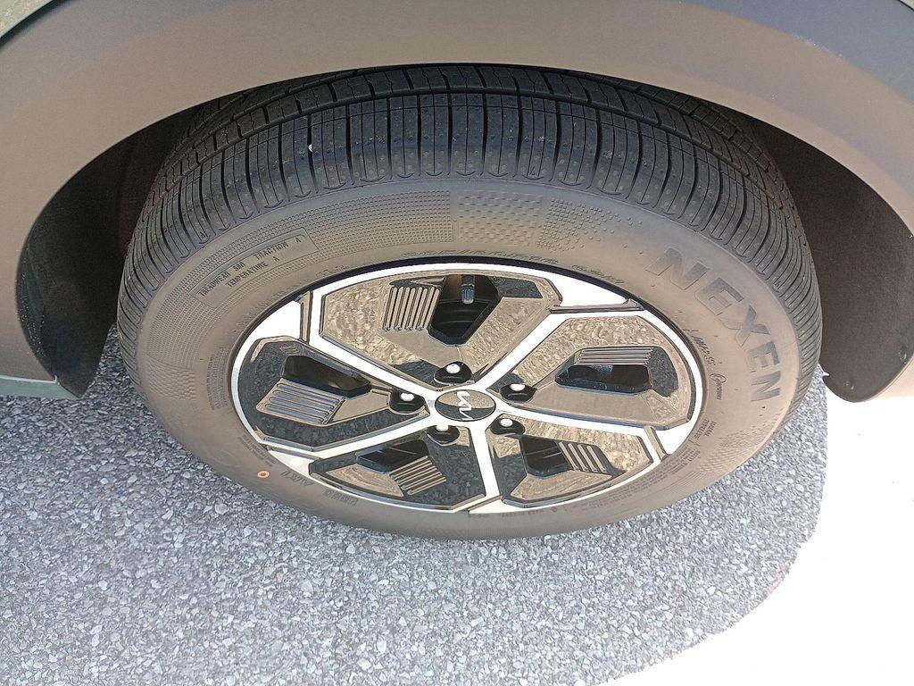 new 2025 Kia Niro car, priced at $27,999