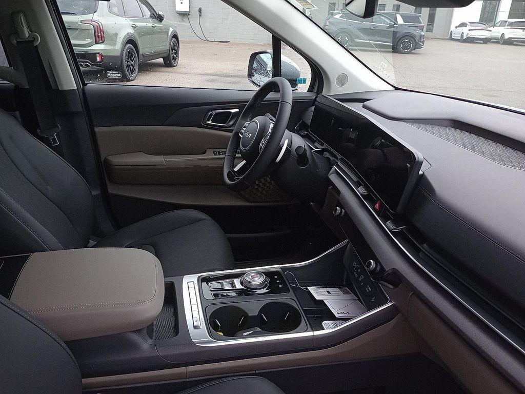 new 2026 Kia Carnival Hybrid car, priced at $44,865