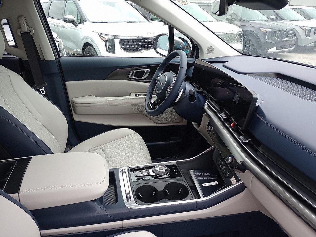 new 2026 Kia Carnival Hybrid car, priced at $50,310