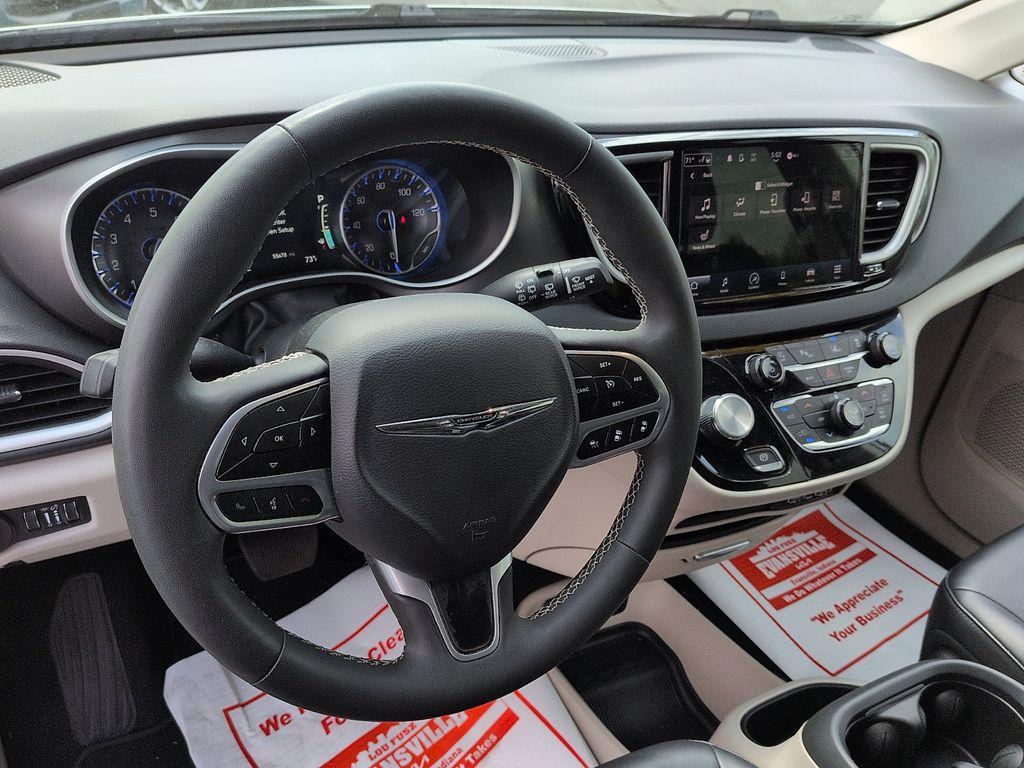 used 2024 Chrysler Pacifica car, priced at $26,989