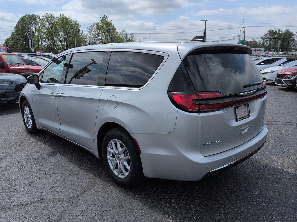 used 2024 Chrysler Pacifica car, priced at $26,989