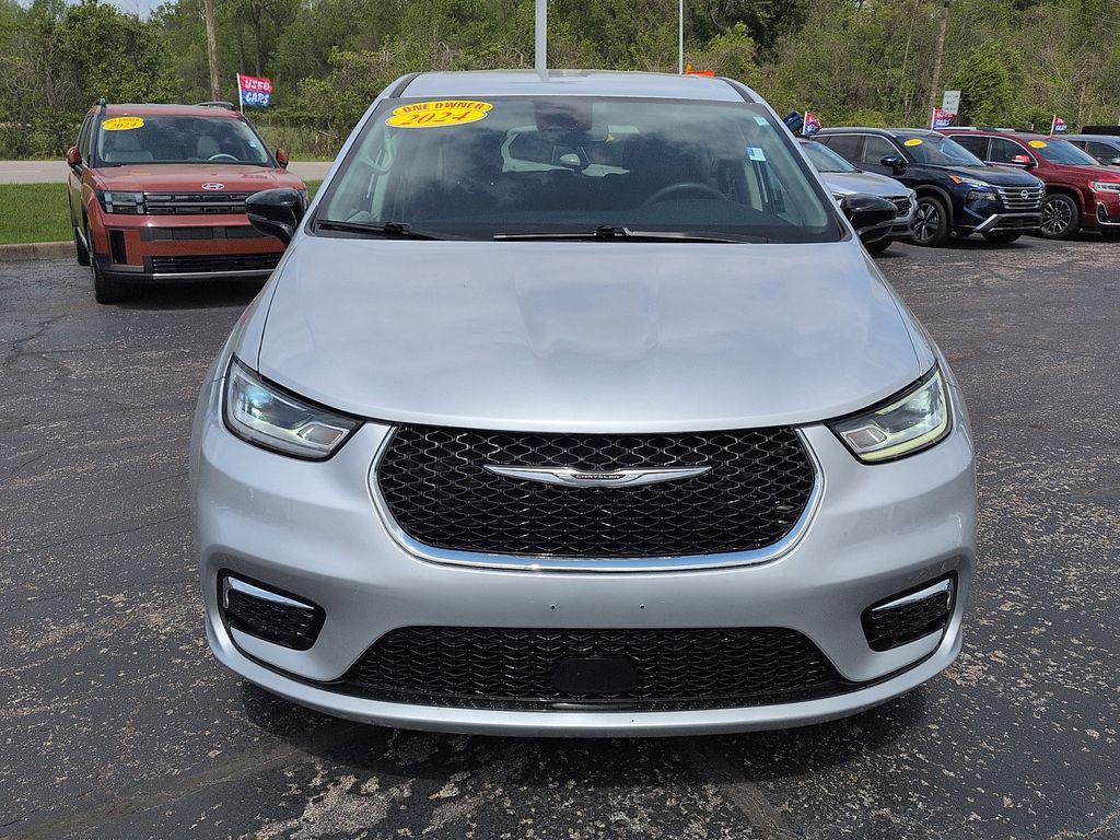 used 2024 Chrysler Pacifica car, priced at $26,989