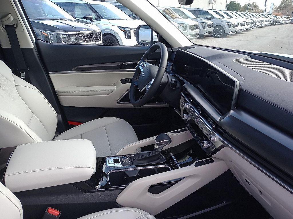 new 2025 Kia Telluride car, priced at $43,145