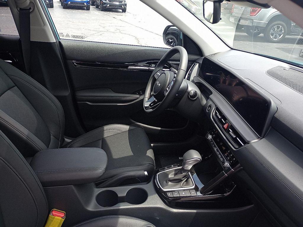 new 2026 Kia Seltos car, priced at $28,555