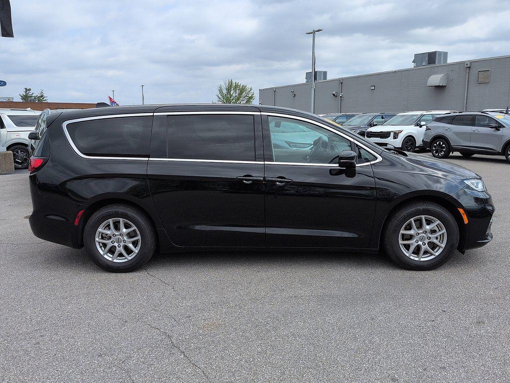 used 2024 Chrysler Pacifica car, priced at $27,989