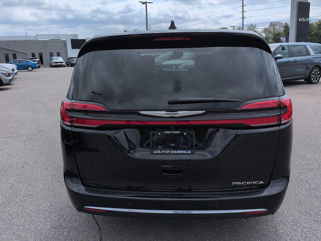 used 2024 Chrysler Pacifica car, priced at $27,989