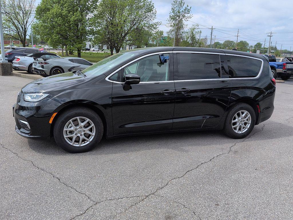 used 2024 Chrysler Pacifica car, priced at $27,989