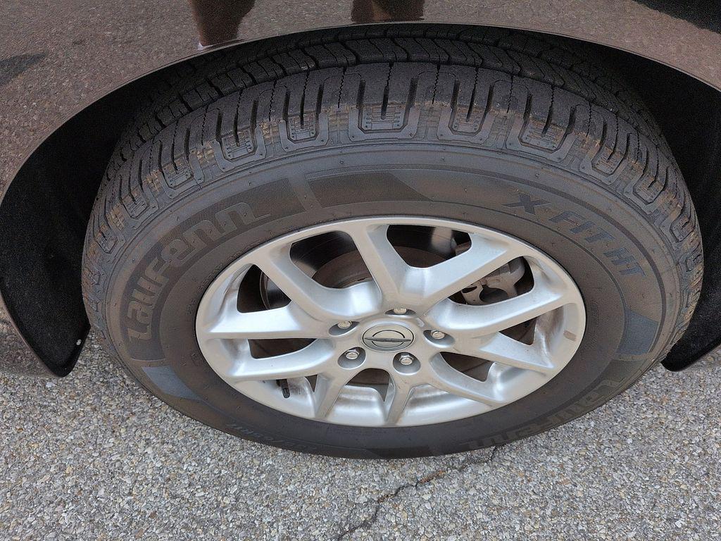 used 2024 Chrysler Pacifica car, priced at $27,989