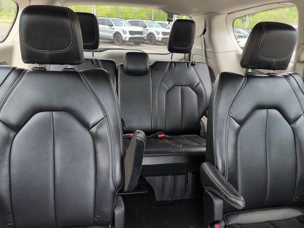 used 2024 Chrysler Pacifica car, priced at $27,989