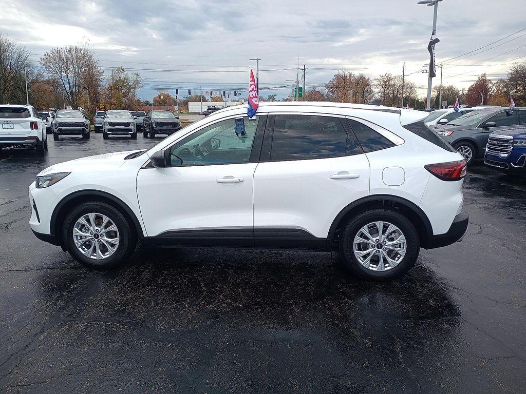 used 2023 Ford Escape car, priced at $20,999