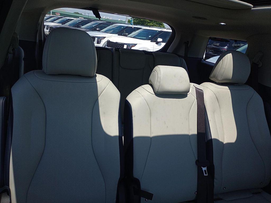 new 2026 Kia Carnival Hybrid car, priced at $48,499