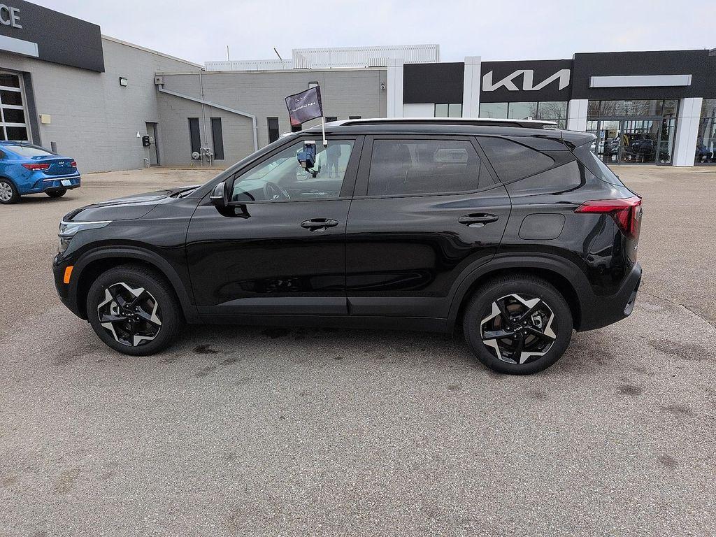 used 2025 Kia Seltos car, priced at $25,490